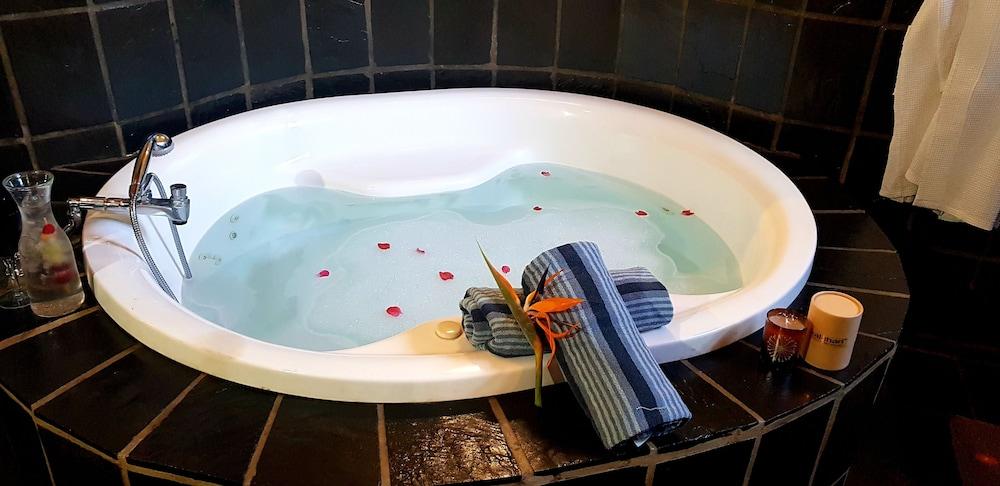 Kedar Heritage Lodge, Conference Centre & Spa Rustenburg Ngoại thất bức ảnh